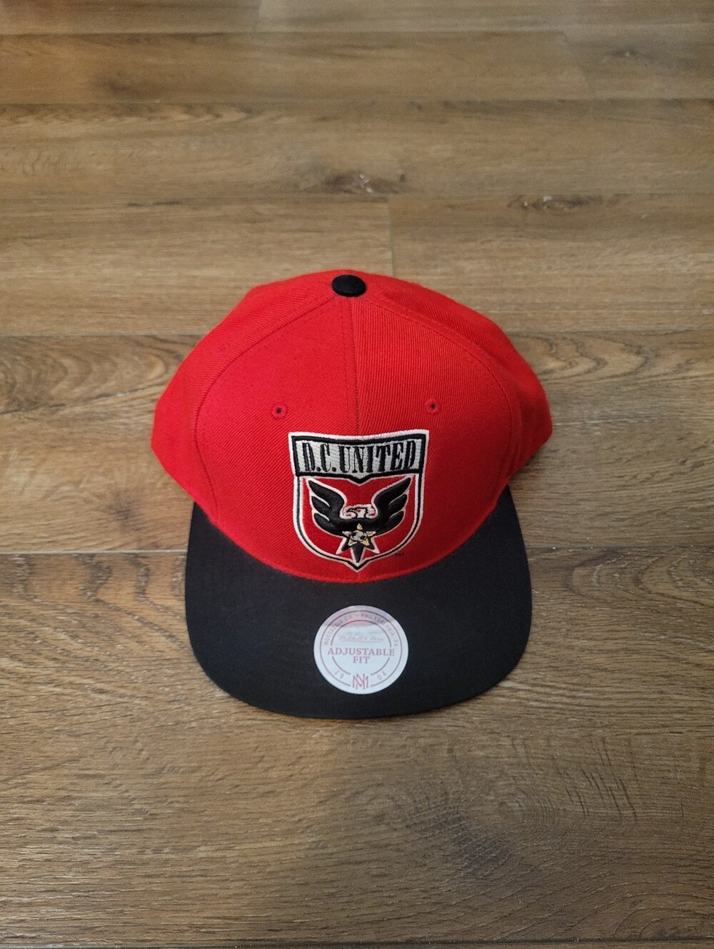 Mitchell & Ness Red and Black Men napback Hat with DC United Crest